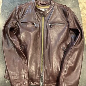 D73 leather Moto jacket in oxblood. Size: large. Feels like men’s 40-41.